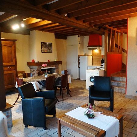 Gites De La Ferme Auberge De Mesauboin Bille Екстер'єр фото